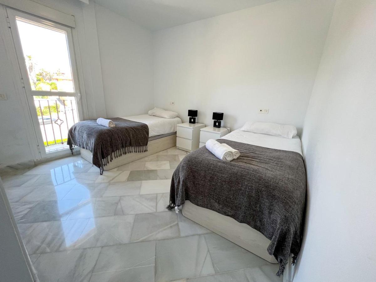 Luxury Three Bedroom Apartment At エステポナ エクステリア 写真