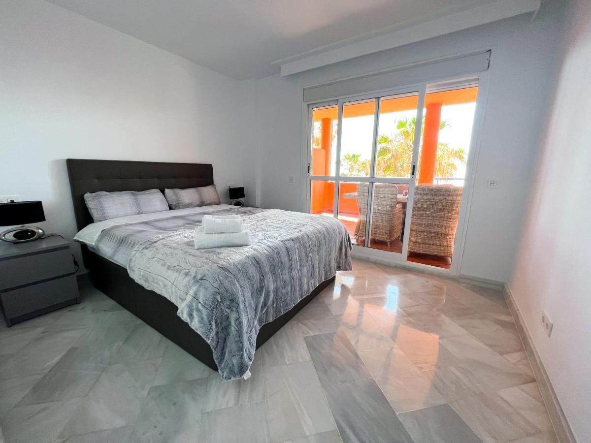Luxury Three Bedroom Apartment At エステポナ エクステリア 写真